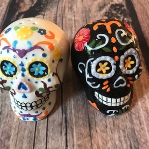 Cute dios de la muerte salt and pepper